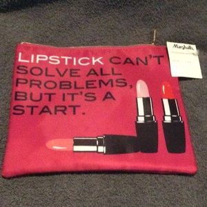 Final sale price❗️NWT Cute pink lipstick lovers cosmetic case